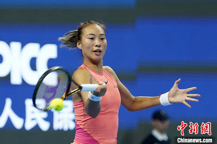 奥运后本土首秀郑钦文以6-1、6-1光速取胜，收获