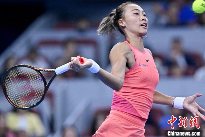 奥运后本土首秀郑钦文以6-1、6-1光速取胜，收获