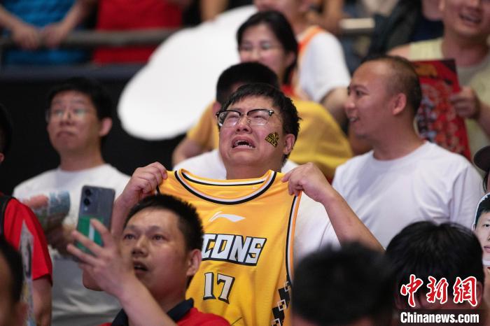 广厦队首夺CBA总冠军 二十年磨一剑终圆梦