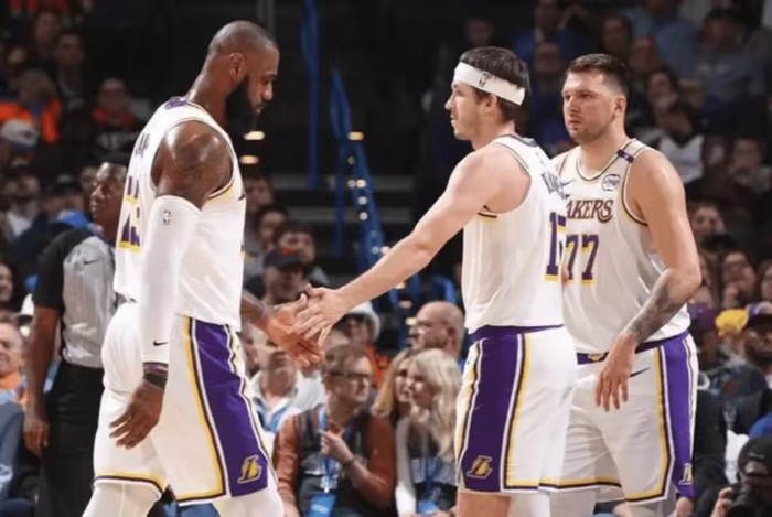 东契奇狂砍42分12助攻创湖人队史纪录 湖人四连胜