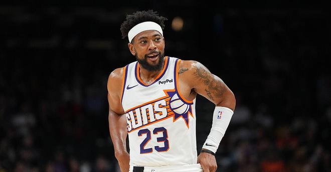 太阳队力克勇士挺进季后赛 杰伦-格林爆发古德温