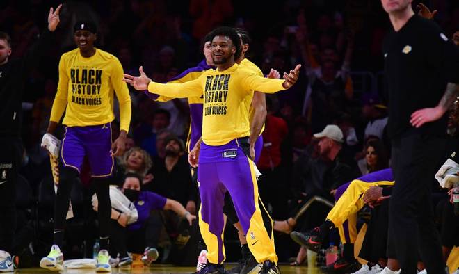 太阳队力克勇士挺进季后赛 杰伦-格林爆发古德温