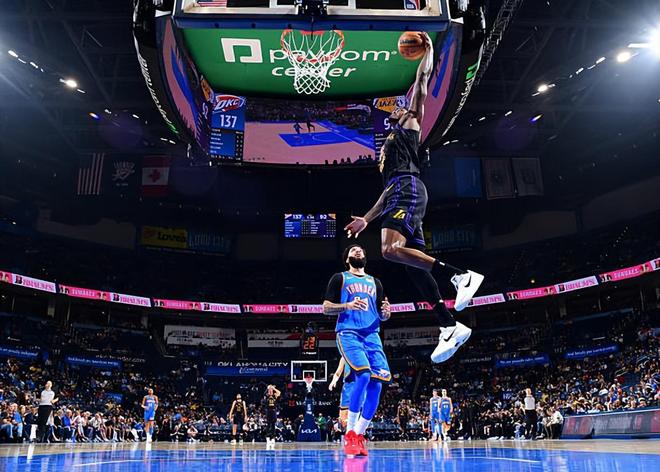 雷霆大胜湖人范德比尔特数据亮眼却难改战术短